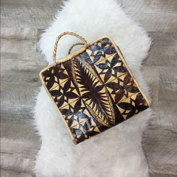 Handbags - Vintage Straw Bag